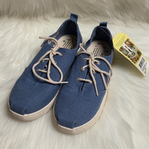 Toms Other - Toms lace up canvas shoes size 3.5 NWT